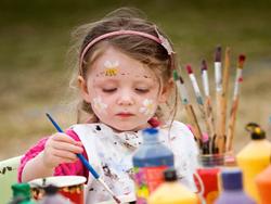 girl painting